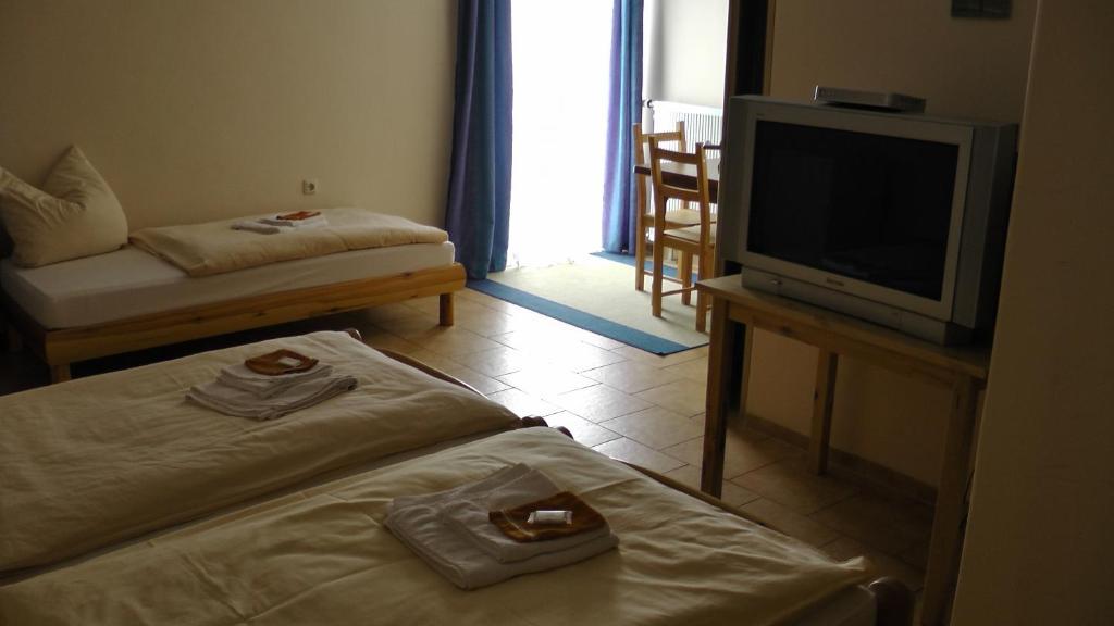 Assos Hotel Asbach-Bäumenheim Chambre photo